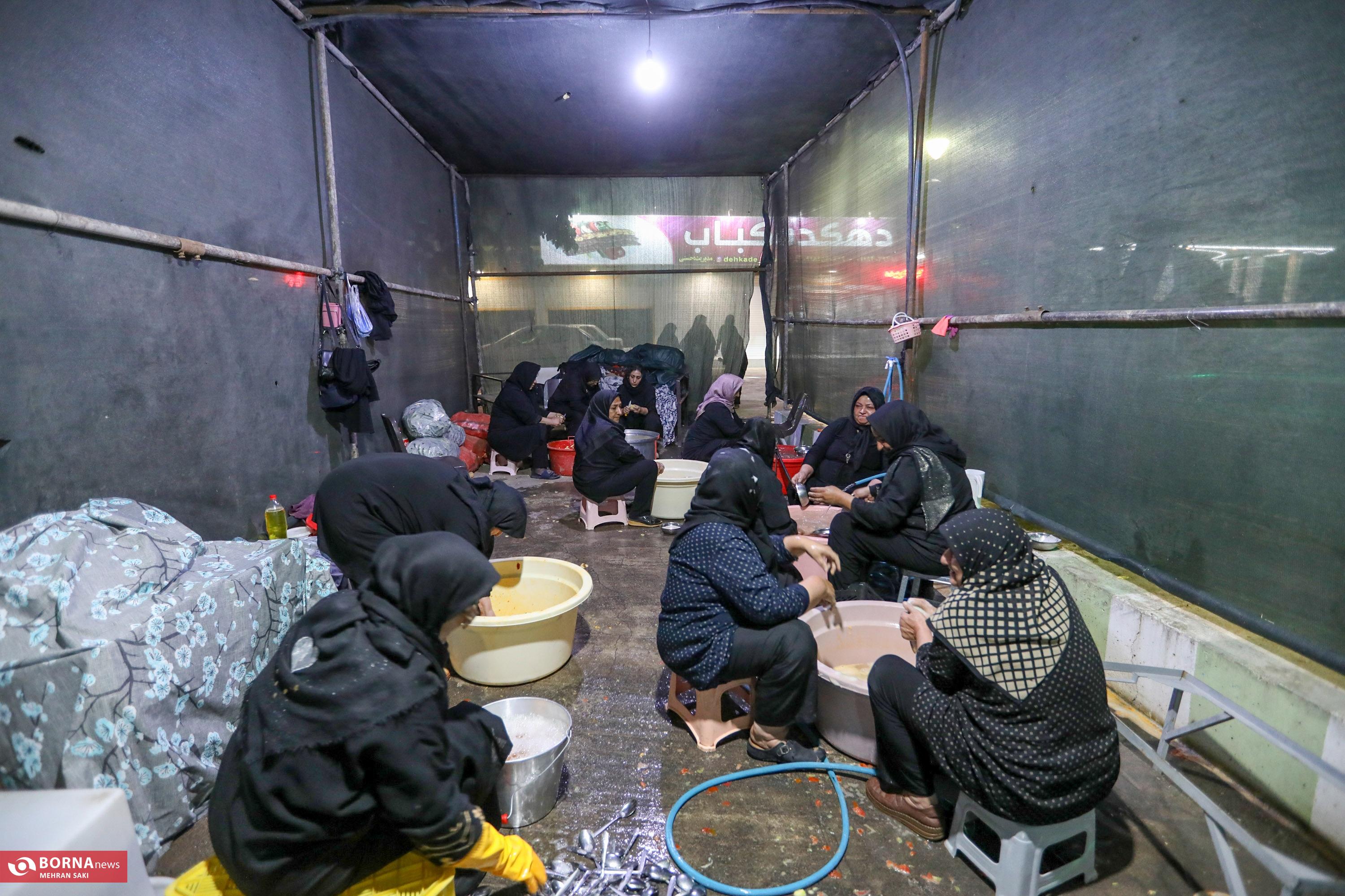 عکس/ خدمت‌رسانی موکب مدافعان حرم به زائران اربعین در اراک