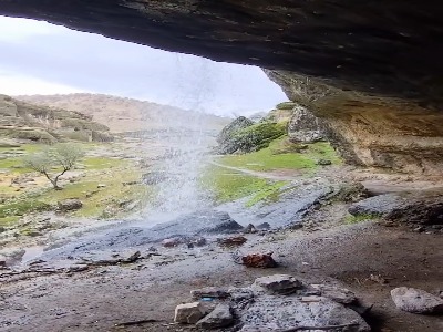 طبیعت زیبای مخملکوه لرستان در یک روز بارانی