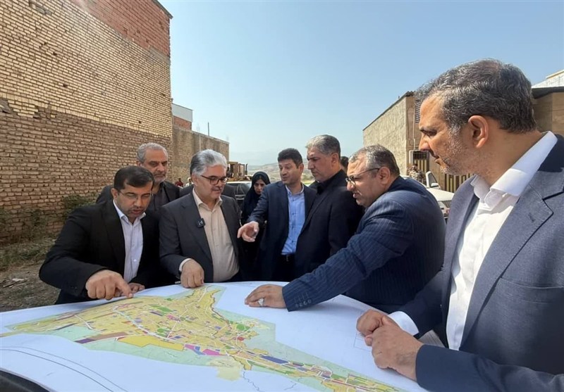 بازدید معاون وزیر راه از محله « چناران»؛ تأکید بر توسعه زیرساختی
