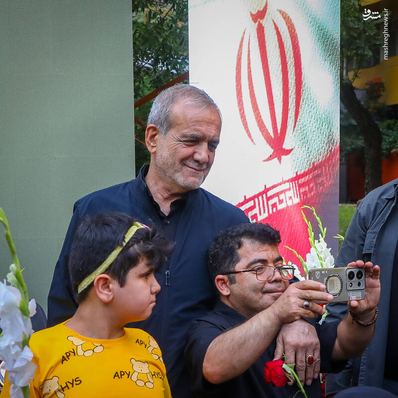 عکس/ حضور پزشکیان در آیین گرامیداشت شهدای خردسال جنگ ۱۲ روزه