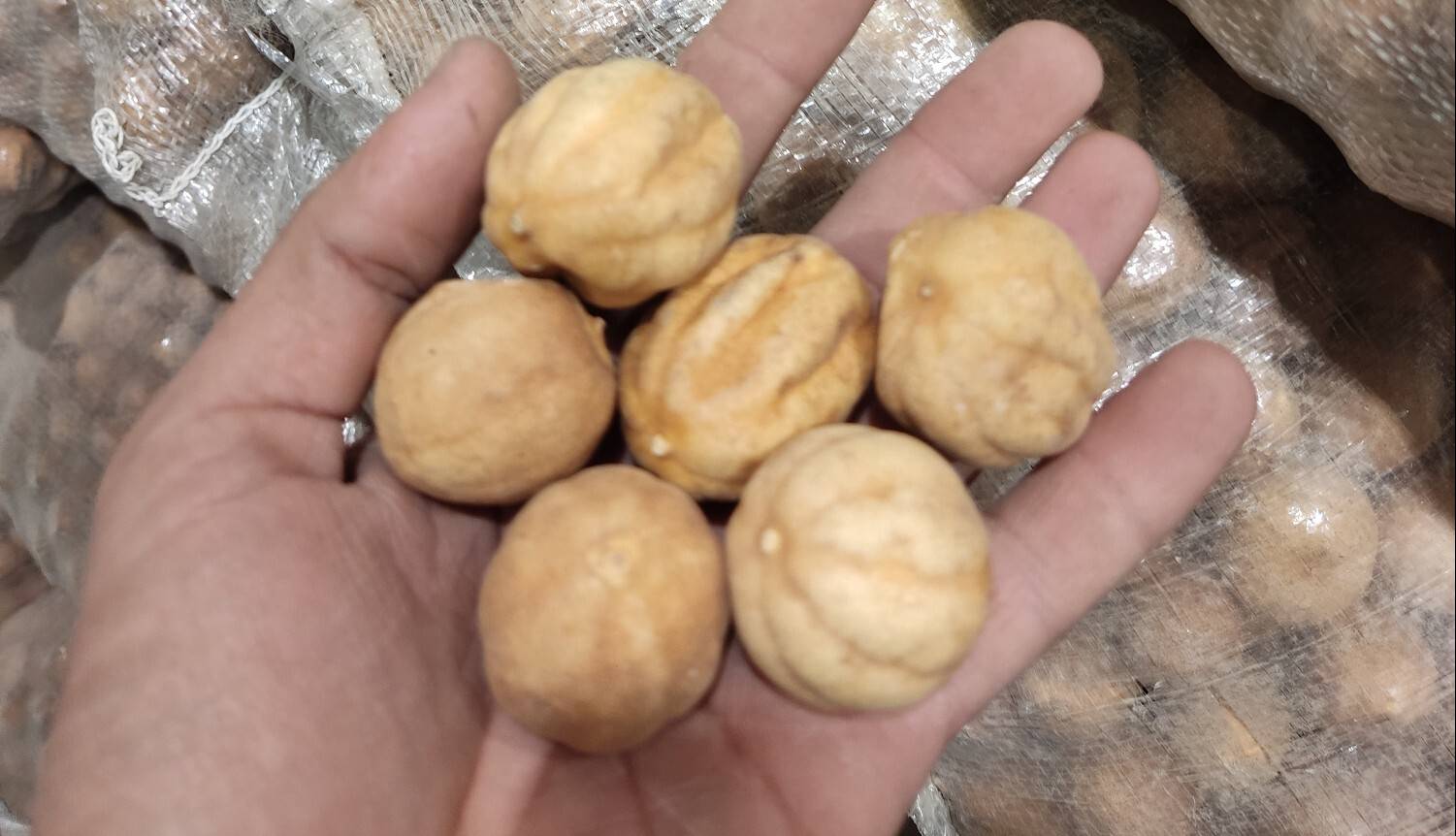 کشف لیموخشک غیر بهداشتی در جیرفت