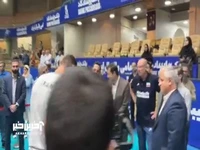 امضا پیراهن تیم ملی توسط بازیکنان تیم ملی والیبال در حضور وزیر ورزش و جوانان