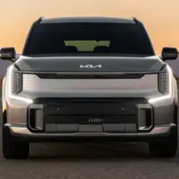 سقوط فروش خودروهای برقی کیا در سال 2025 و اوج‌گیری مدل‌های بنزینی