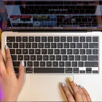 اپل لپ‌تاپ سیم‌کارت‌خور عرضه می‌کند؟