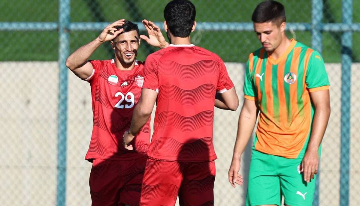 چرا هاشمیان مهاجمش را با سر بانداژ شده بازی داد!