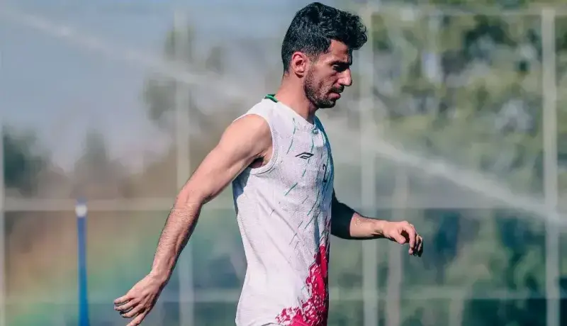 شیری قرار است یک سال پلک نزند!