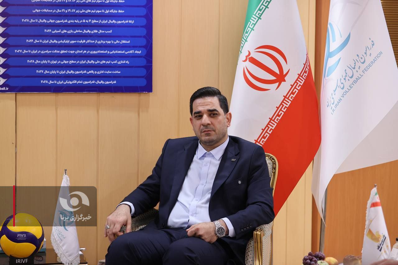گزارش تصویری از حضور دنیامالی وزیر ورزش و جوانان در فدراسیون والیبال