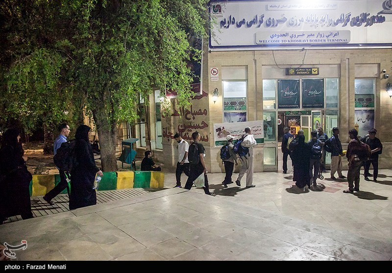 عکس/ عبور شبانه زائران اربعین حسینی از مرز خسروی