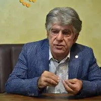 روزنامه‌نگار چراغ خرد را در جامعه روشن نگه می‌دارد