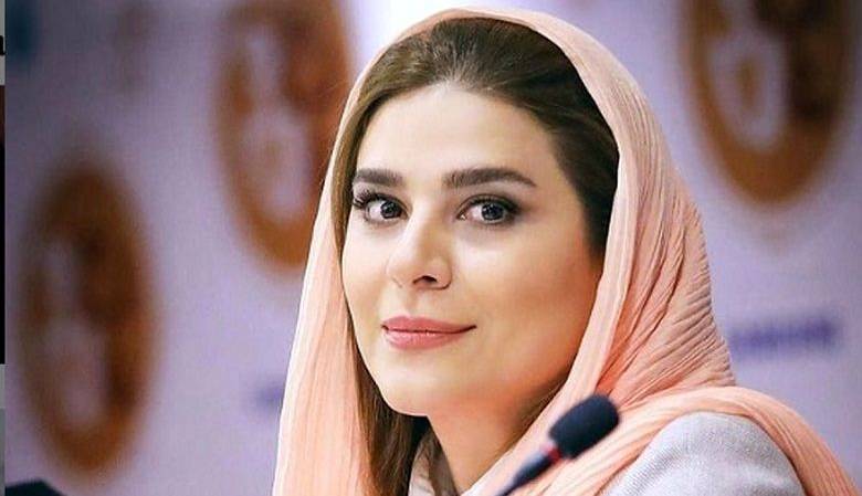 چهره ها/ عکس هنری سحر دولتشاهی در کنار دریا