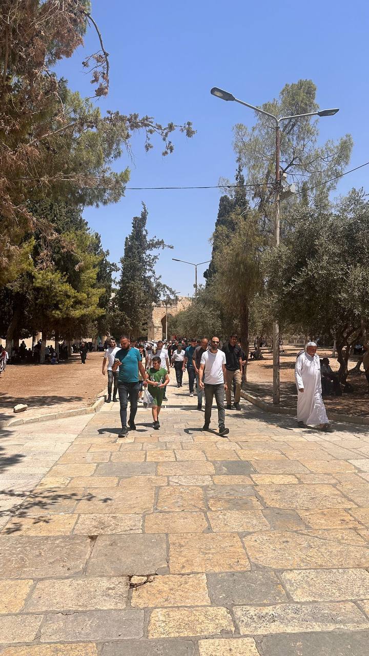 حضور نمازگزاران فلسطینی در مسجد الاقصی برای اقامه نماز جمعه 
