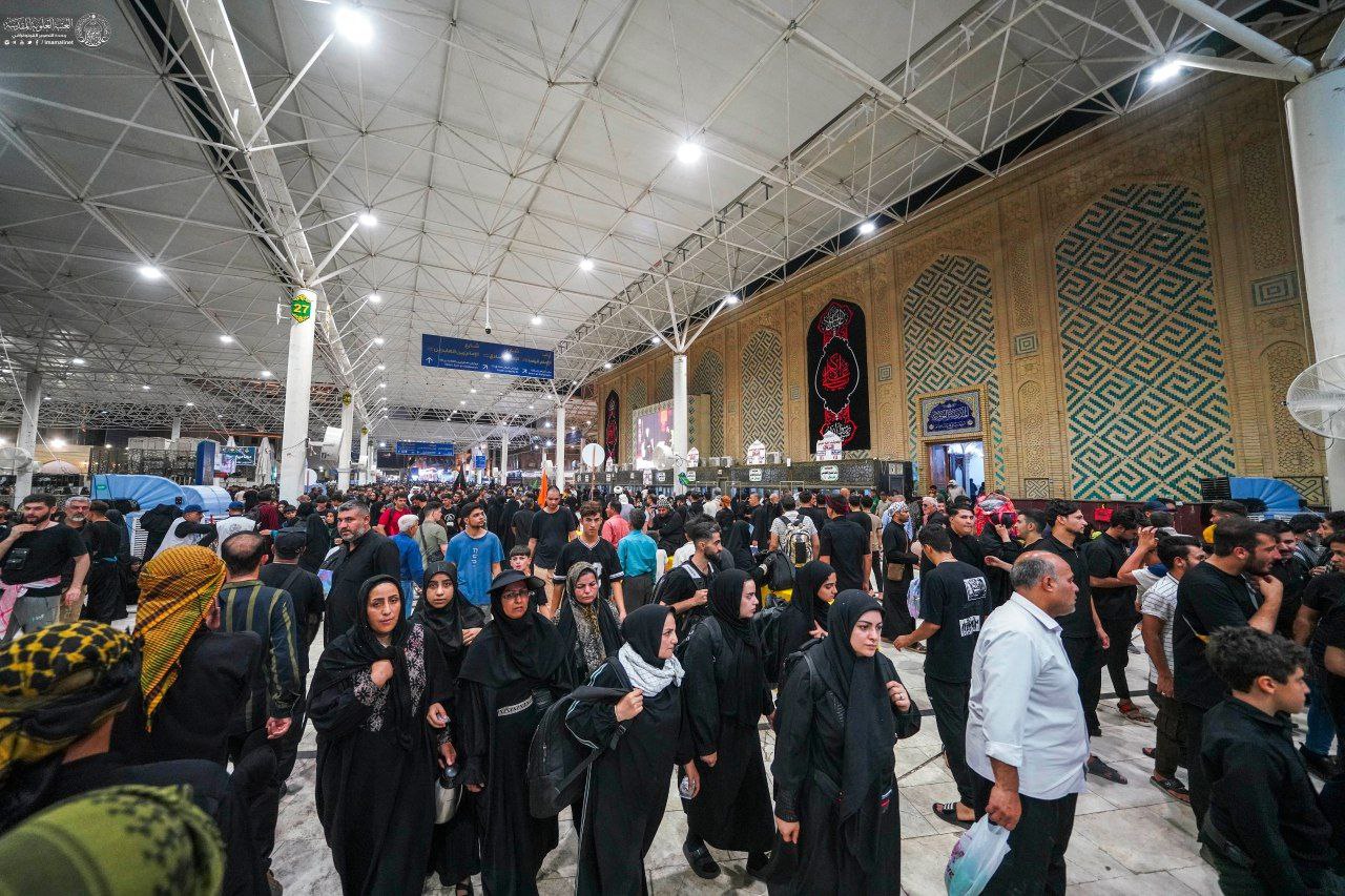 عکس/ حضور میلیونی زائران اربعین در حرم مطهر مولای متقیان 