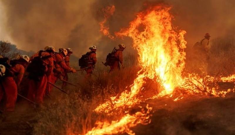 آتش‌سوزی گسترده در کالیفرنیا هزاران نفر را مجبور به تخلیه کرد