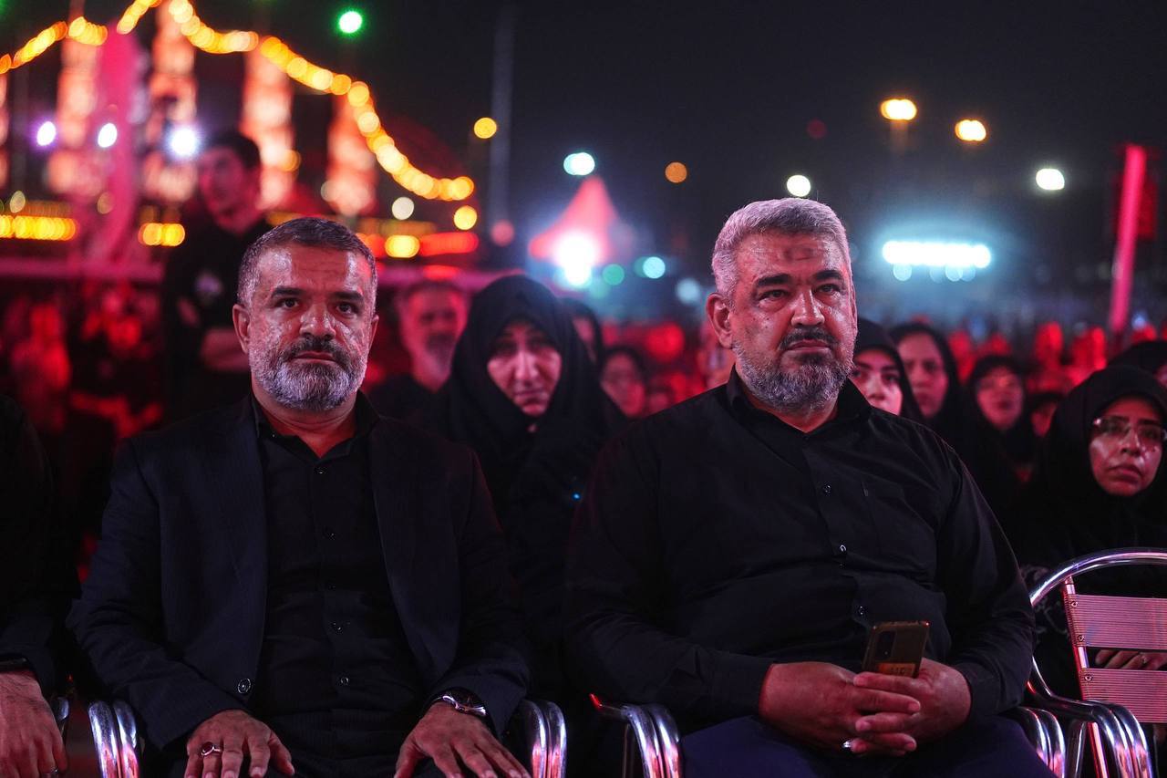 عکس/ حضور خانواده‌ شهیدان سلامی، حاجی زاده و محمود باقری در رویداد آیینی «محرم شهر» 