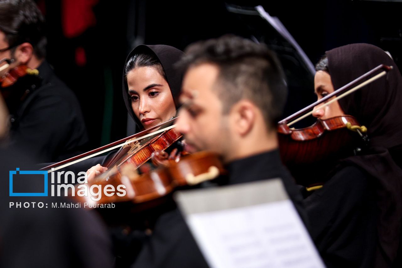  ​​​​​​​کنسرت «گلگون» در تالار وحدت  
