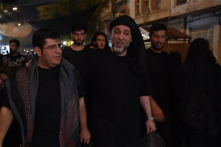 احسان مهدی و آزاده آلایوب در پیادهروی اربعین؛ برنامه شبانه نوجوانانه