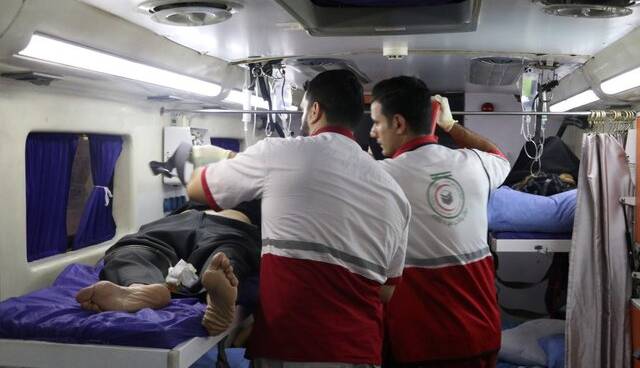انتقال ۷ زائر مصدوم از نجف به مرز مهران