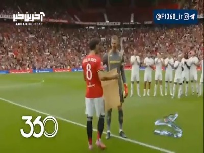 تقدیر از داوید دخئا پیش از آغاز دیدار منچستریونایتد و فیورنتینا