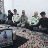 دیدار فرمانده یگان سازمان حفاظت محیط‌زیست با خانواده شهید شهمرادی