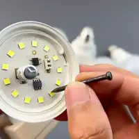 تعمیر خلاقانه لامپ LED سوخته با یک میخ ساده