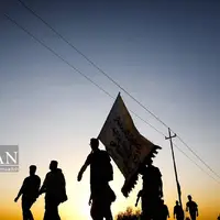 زائران اربعین حسینی در مسیر نعمانیه