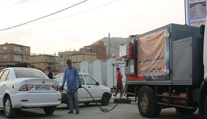 استقرار ۲ دستگاه خودروی سیار عرضه بنزین در مرز باشماق مریوان