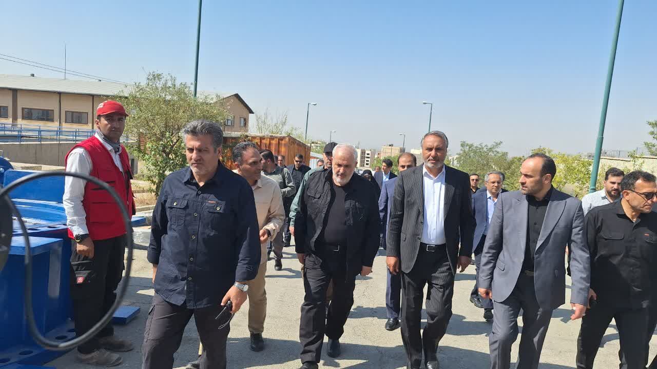 بازدید اعضای کمیسیون انرژی مجلس و وزیر نیرو از تصفیه‌خانه آب کرج