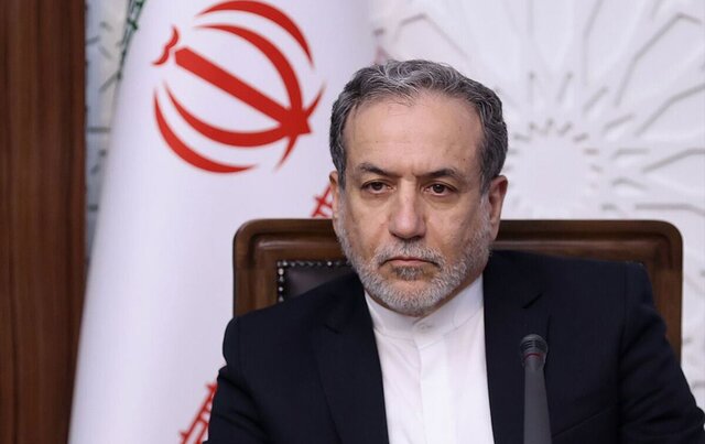 عراقچی: معاون گروسی فردا به تهران میآید