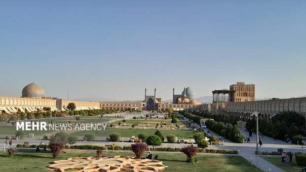 کیفیت هوای اصفهان قابل قبول است