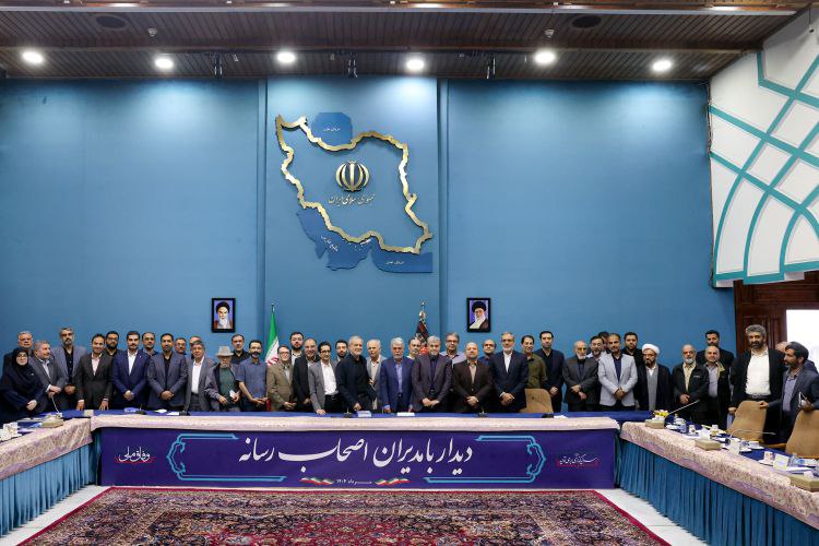 عکس/ دیدار رئیس‌جمهور پزشکیان با مدیران اصحاب رسانه