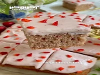 کیک توت فرنگی با خامه توت فرنگی، شیرینی دلچسب تابستان