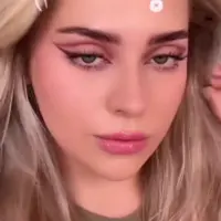 فقط با یک فرمژه سایه بزن!