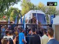 استقبال هواداران استقلال از اتوبوس بازیکنان