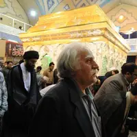 استاد فرشچیان در حال طراحی ضریح مطهر امام رضا(ع)