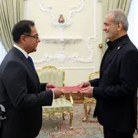 عکس/ دریافت استوارنامه سفرای جدید ۹ کشور  