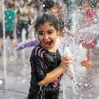 حال خوش کودکان زیر فواره‌های پارک آب‌وآتش تهران