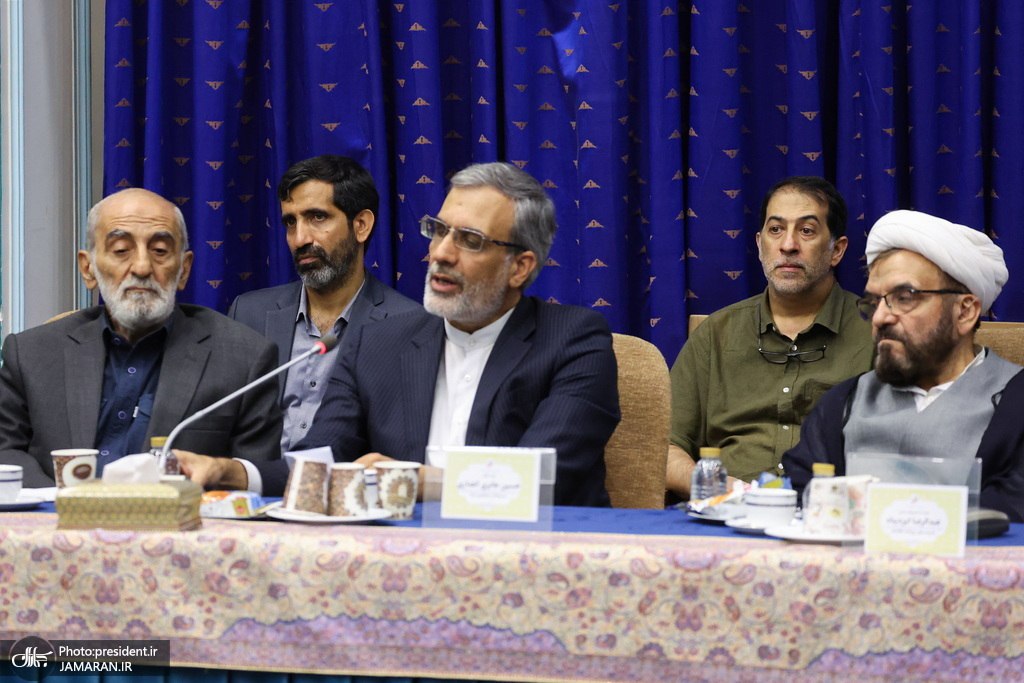 عکس/ دیدار مدیران رسانه ها با مسعود پزشکیان رییس جمهوری 