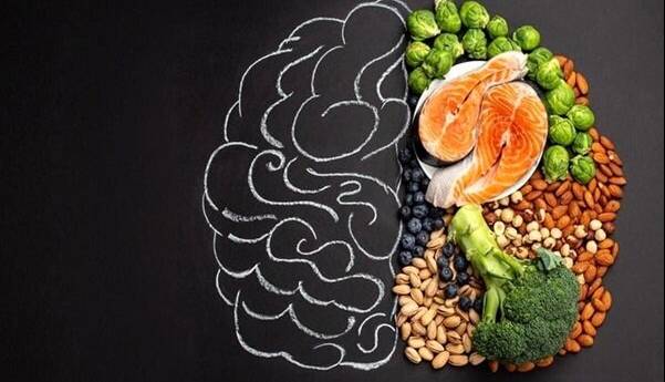 تغذیه سالم در سن بالای ۶۰ سال به تقویت مغز کمک می کند