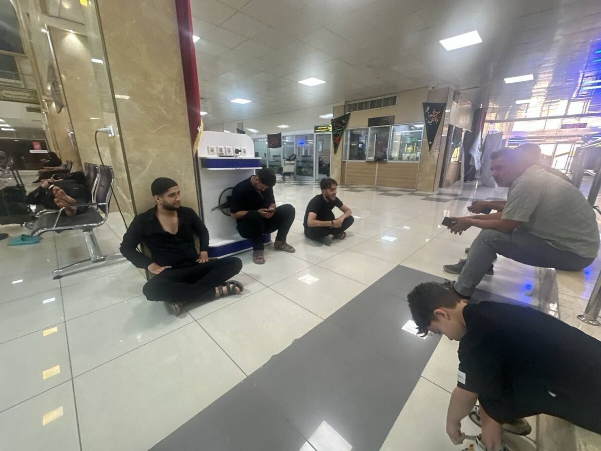 سرگردانی ۸ ساعته مسافران پرواز آبادان به مشهد