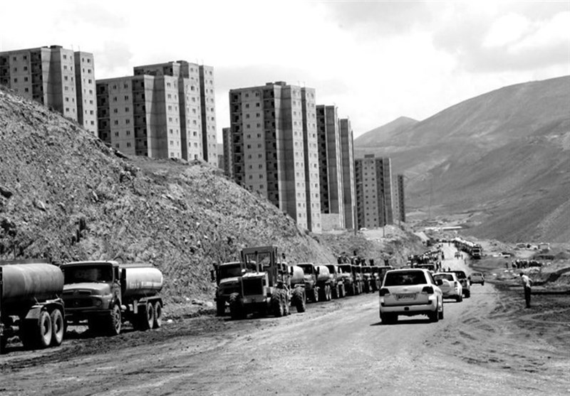 نارضایتی پیمانکاران از شرکت عمران پردیس؛ بانک مسکن: مشکل بلوکه شدن حساب‌ها را حل می‌کنیم