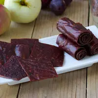 طرز تهیه لواشک چند میوه تابستانی؛ خوشمزه و خوش‌رنگ