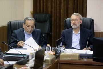پاسخ صریح عراقچی به احتمال انتقال پرونده مذاکرات هسته‌ای از وزارت خارجه به دبیرخانه شعام
