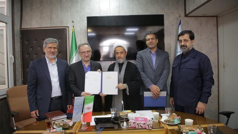 استاندار قم: توسعه گردشگری مذهبی محور برنامه های استان است