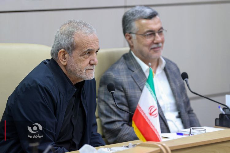عکس/ حضور رئیس‌جمهور در وزارت بهداشت، درمان و آموزش پزشکی