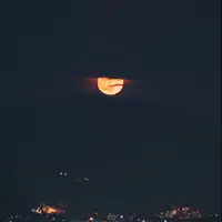 تصاویری از طلوع ماه کامل در شیراز 