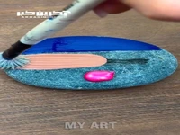 سنگ نگاره دختری زیر نور ماه