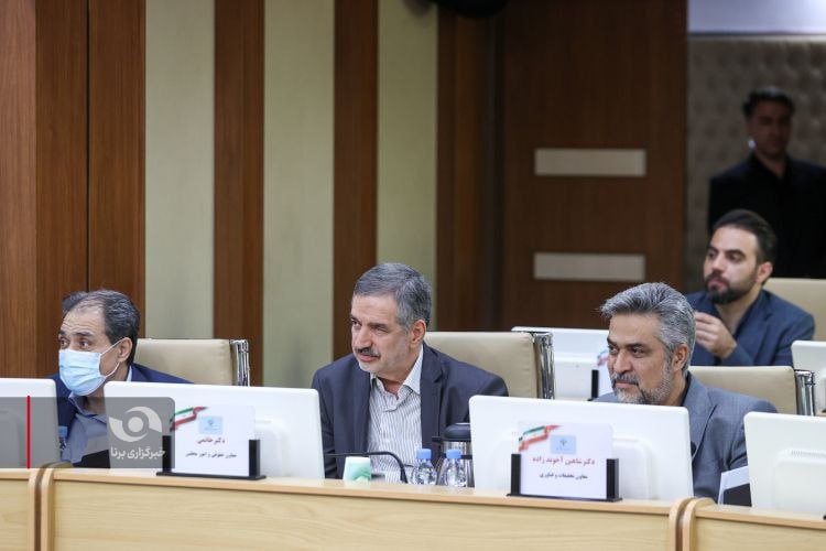 عکس/ حضور رئیس‌جمهور در وزارت بهداشت، درمان و آموزش پزشکی