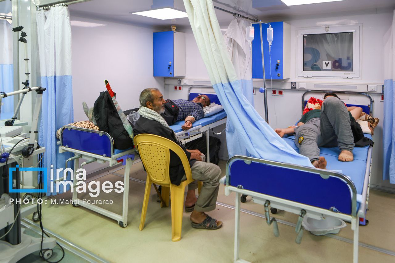 ​​​​​​​خدمات رسانی بیمارستان سیار برکت در مسیر پیاده روی اربعین 
