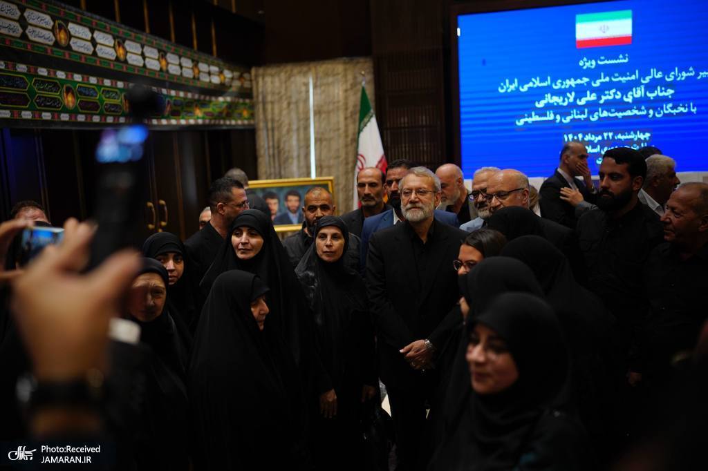 عکس/ نشست علی لاریجانی با نخبگان و شخصیت‌های لبنانی و فلسطینی 
