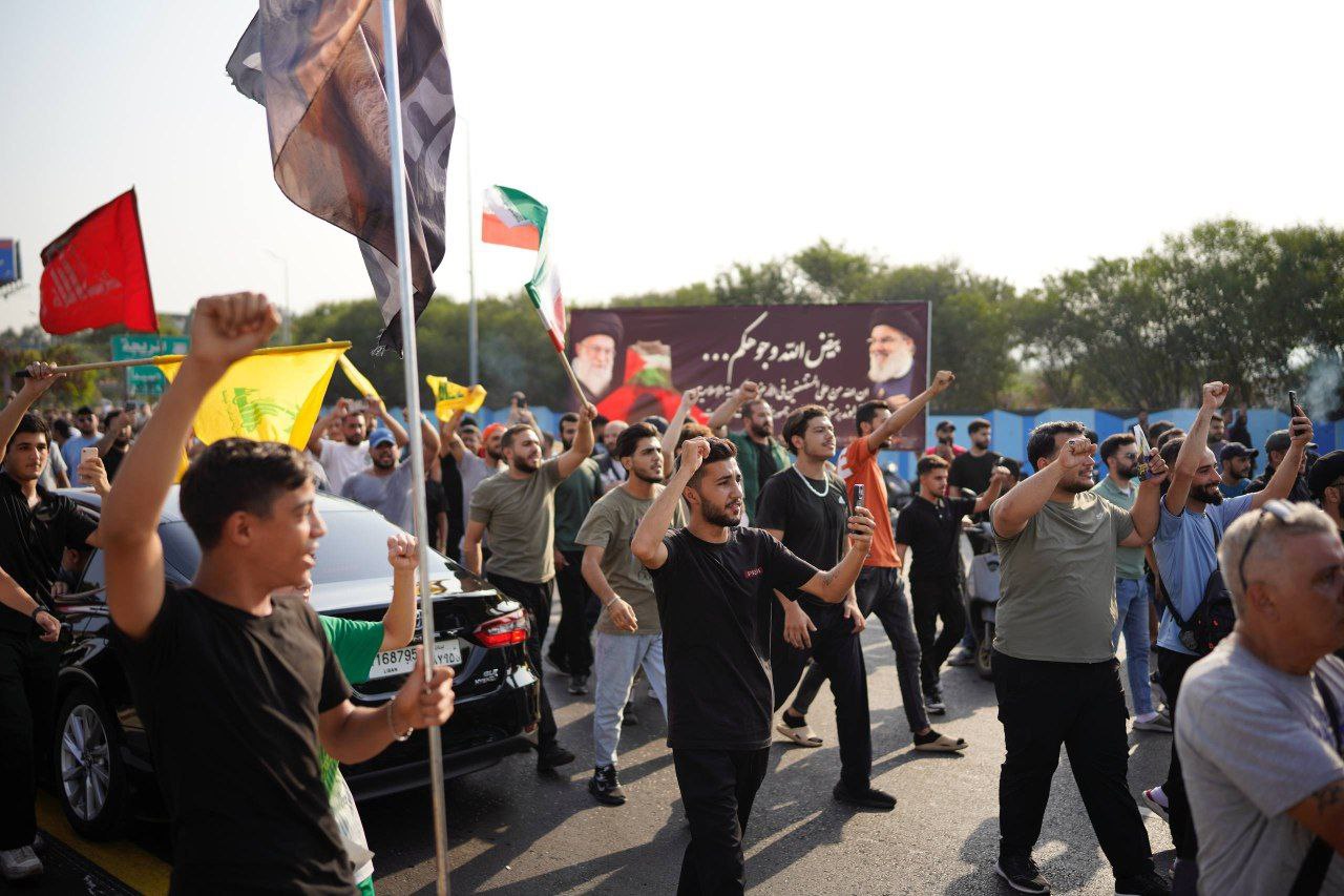 عکس/ استقبال از لاریجانی در فرودگاه رفیق حریری بیروت